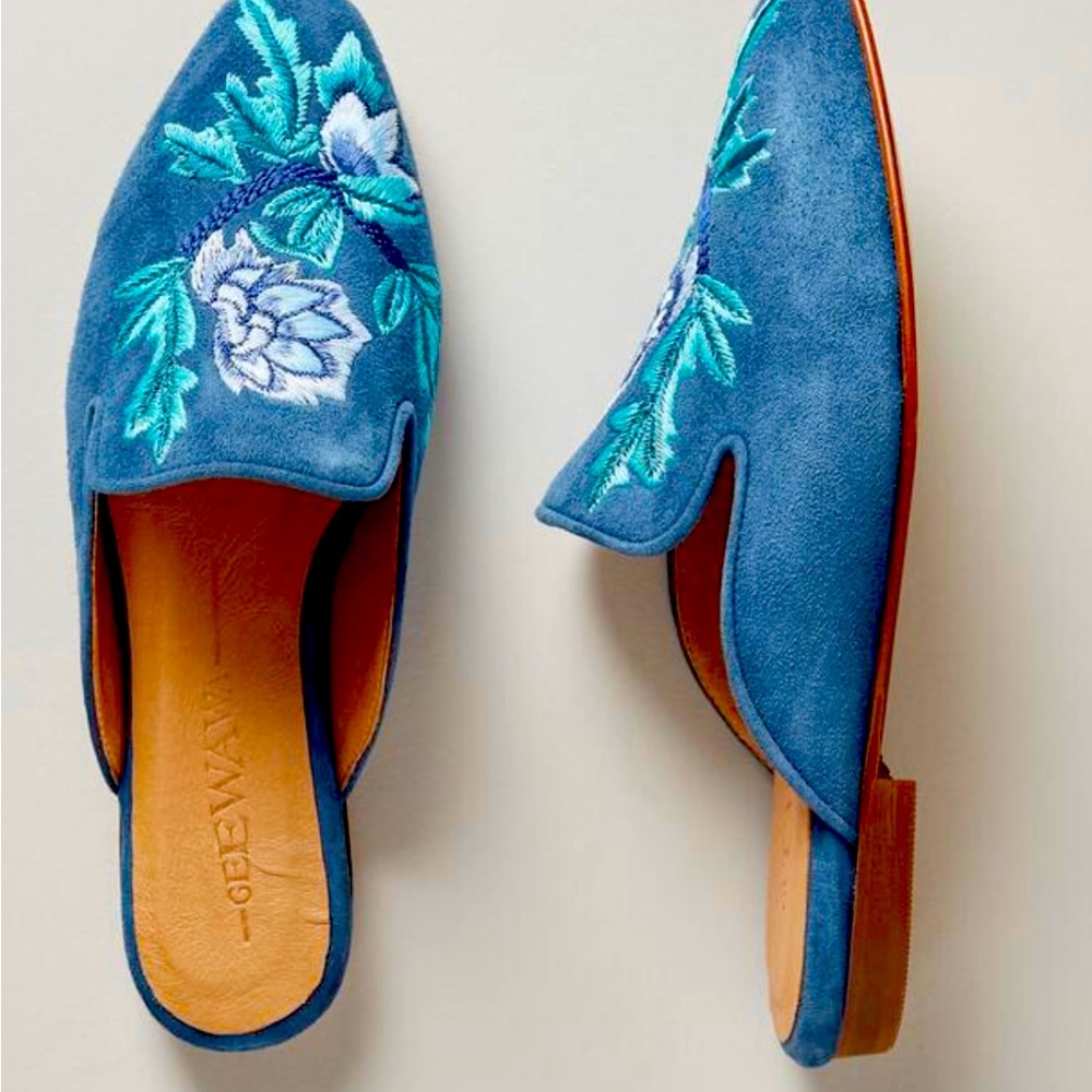 Geewawa Adilah Embroidered Floral Mules Size 39